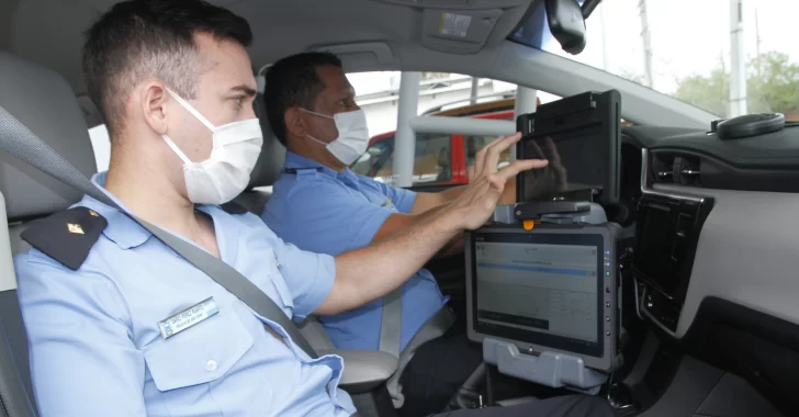 Gobierno sumará cámaras corporales y patrulleros inteligentes a la Policía