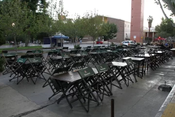 Evalúan adelantar vacaciones o recortes laborales en hoteles, bares y restaurantes Evalúan adelantar vacaciones o recortes laborales en hoteles, bares y restaurantes