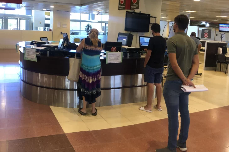 Empleados públicos sanjuaninos vacunados tendrán que volver a la presencialidad