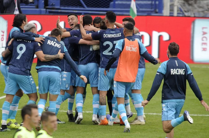 Racing copó el “Fortín” y sigue soñando Racing copó el “Fortín” y sigue soñando