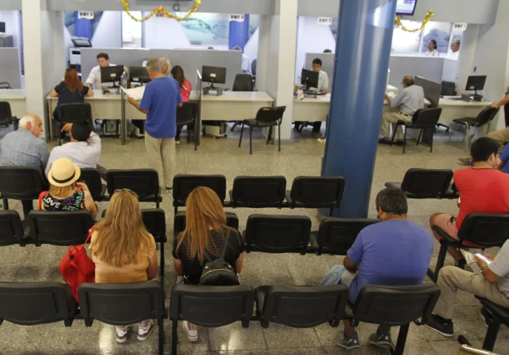 Estiran por 180 días el congelamiento de las tarifas de agua, cloacas y luz Estiran por 180 días el congelamiento de las tarifas de agua, cloacas y luz