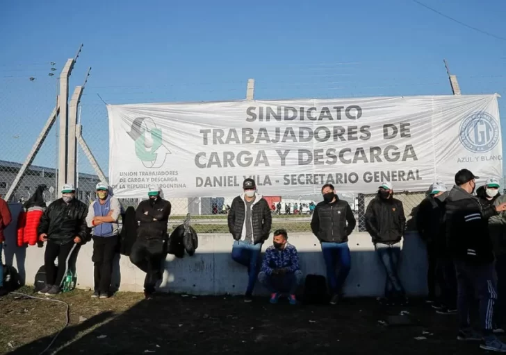 Mercado Libre sufre el bloqueo del gremio camionero de Moyano Mercado Libre sufre el bloqueo del gremio camionero de Moyano