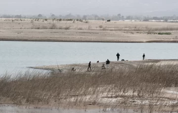 Preocupa la seguridad de los diques sobre el río por el bajo nivel de agua que tienen