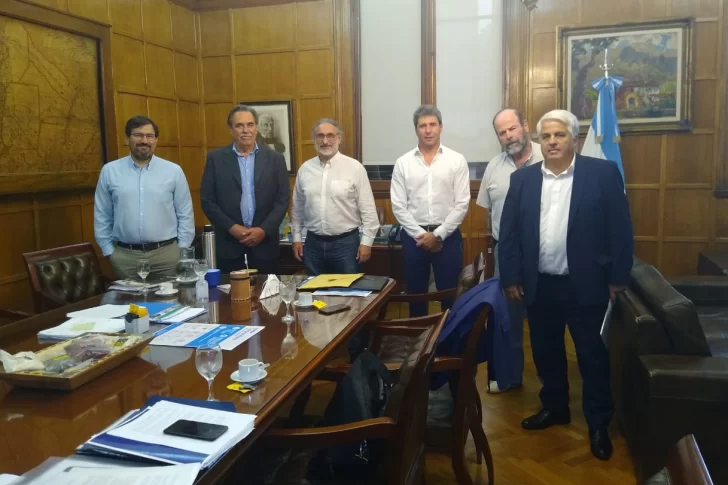 Gobierno local y sector vitivinícola se reunió con Ministro de Agricultura