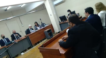 Embarazó a una nena, violó y corrompió a su hermanita y proponía tríos, 15 años de pena Embarazó a una nena, violó y corrompió a su hermanita y proponía tríos, 15 años de pena