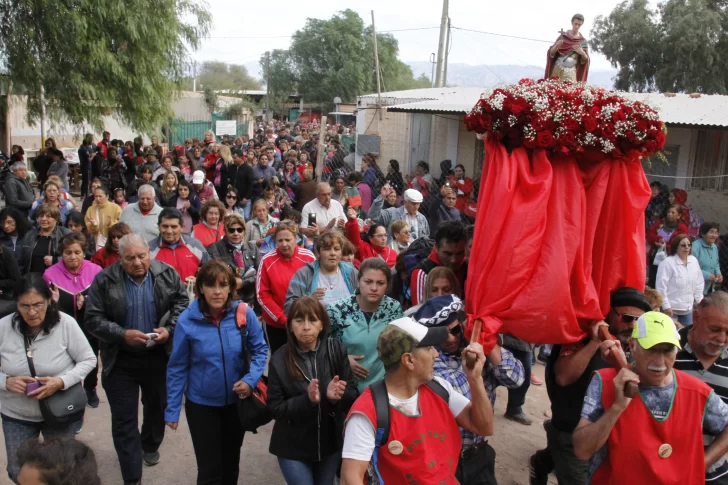 Feria de artesanos y espectáculos para celebrar por San Expedito, en Bermejo
