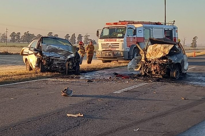 Cinco fallecidos en un terrible choque frontal Cinco fallecidos en un terrible choque frontal