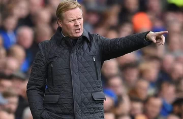 Koeman se prueba el traje de entrenador