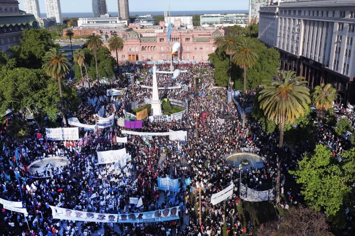 Pase de factura de los K al Presidente