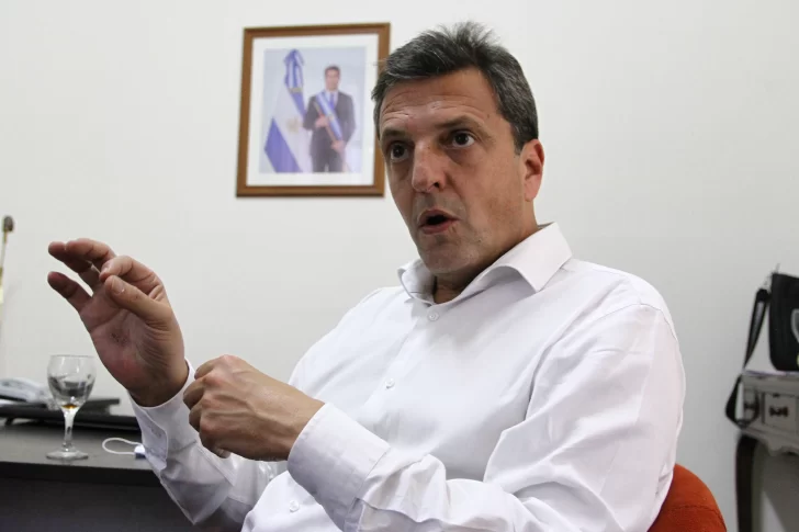 “Es más importante gastar en vacunar que en las boletas”