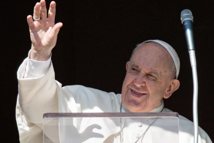 Por primera vez, Francisco pondrá mujeres en el altar para celebrar misa