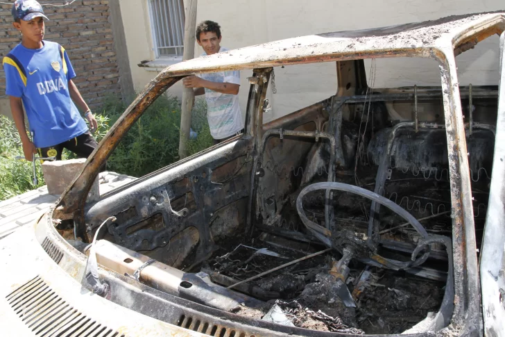 “Le quisieron robar y como no pudieron le prendieron fuego, así no se puede vivir”