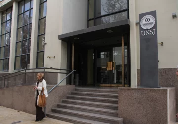 La UNSJ adelanta la educación a distancia La UNSJ adelanta la educación a distancia