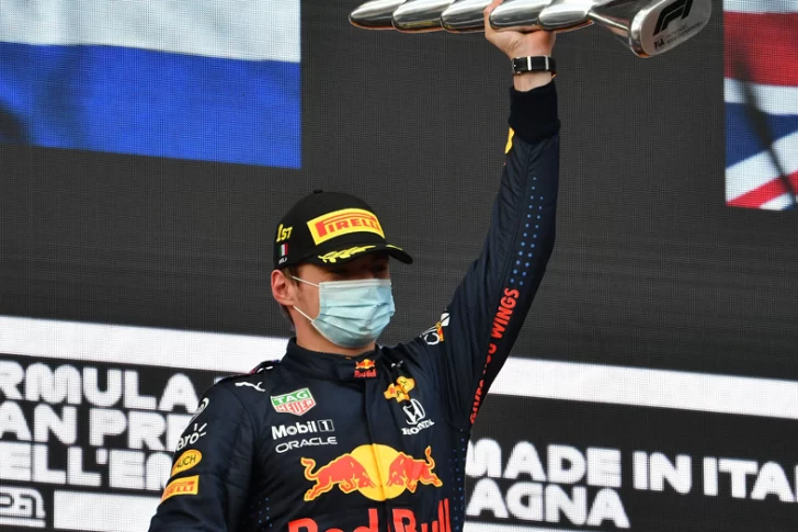 Verstappen celebró en Imola