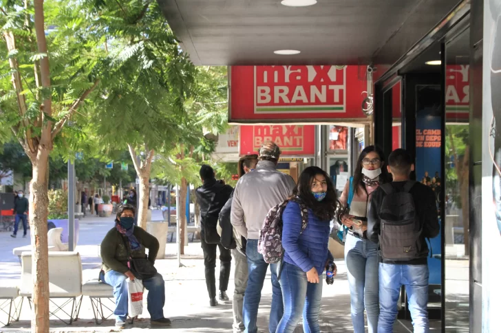 El Comercio pide bajar impuestos y quitar tasas de la boleta eléctrica