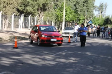 Volvieron las clases gratis de manejo en Emicar
