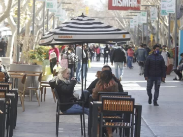 Ante la suba de casos, qué otras restricciones deben aplicarse en San Juan: opiná en la encuesta Ante la suba de casos, qué otras restricciones deben aplicarse en San Juan: opiná en la encuesta