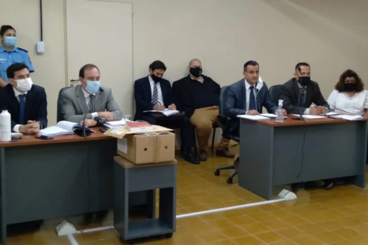 Títulos truchos: ya juzgan a la directora por seis hechos de falsificación de documentos