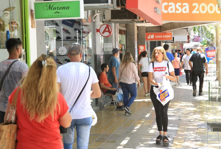 Asoma otro conflicto entre empleados y comerciantes por feriados de Carnaval