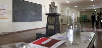 En cursos numerosos, los alumnos irán a clases prácticamente una semana al mes En cursos numerosos, los alumnos irán a clases prácticamente una semana al mes