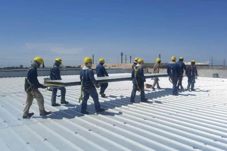 Para agosto quieren tener terminada la fábrica de paneles solares en Pocito