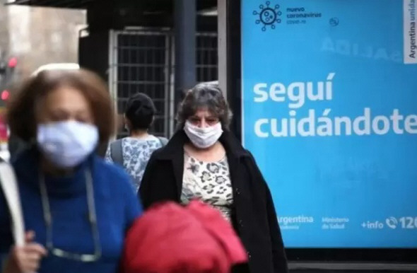 Covid: contagios bajan 23,8% y las muertes ascienden 4,7% Covid: contagios bajan 23,8% y las muertes ascienden 4,7%