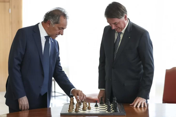 Daniel Scioli fue recibido por Bolsonaro y buscan cumbre con Fernández