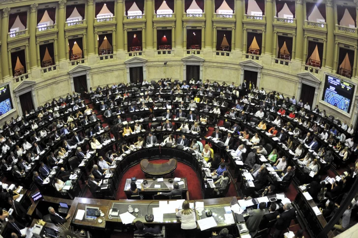 En una sesión de más de 15 horas, Diputados aprobó la Ley de Emergencia Económica