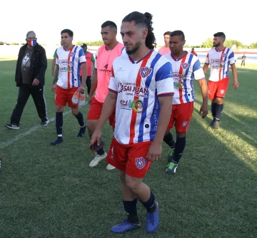 Peñarol, con un pie afuera Peñarol, con un pie afuera