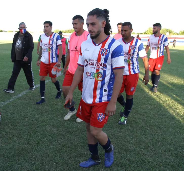 Peñarol, con un pie afuera Peñarol, con un pie afuera
