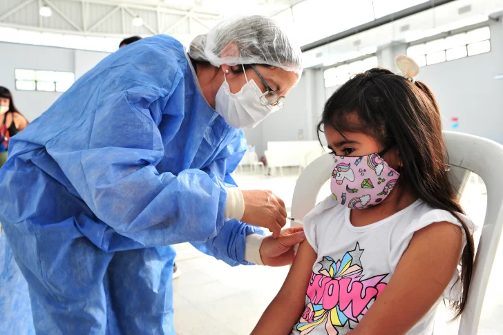 La Sociedad de Pediatría pidió vacunar a los niños para “salir de la pandemia”