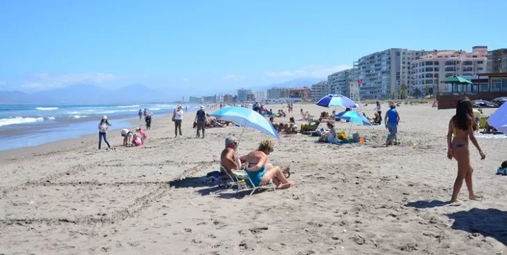 Chile impondrá el uso obligatorio de barbijos en sus playas
