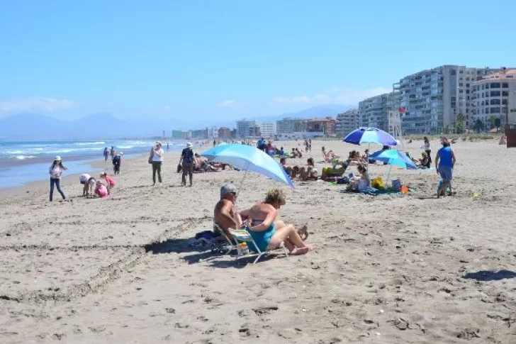 Chile impondrá el uso obligatorio de barbijos en sus playas