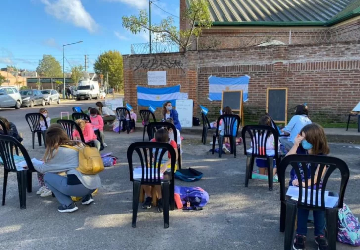 Generó anticuerpos en más del 99% de los vacunados Generó anticuerpos en más del 99% de los vacunados