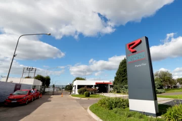 Argentina prevé producir a gran escala la vacuna rusa Sputnik V a partir de junio