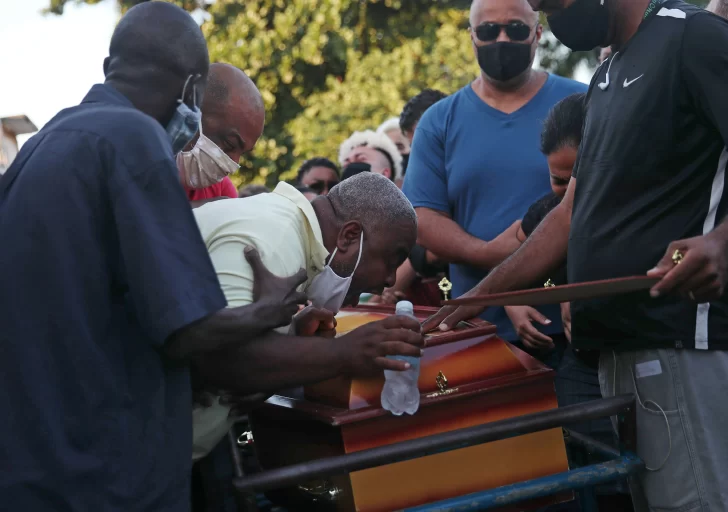 OMS: 2 nuevos síntomas y casi 5 millones de casos OMS: 2 nuevos síntomas y casi 5 millones de casos