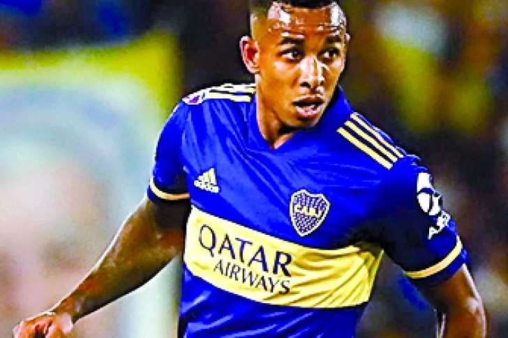 Villa, sin saludo y apuntado