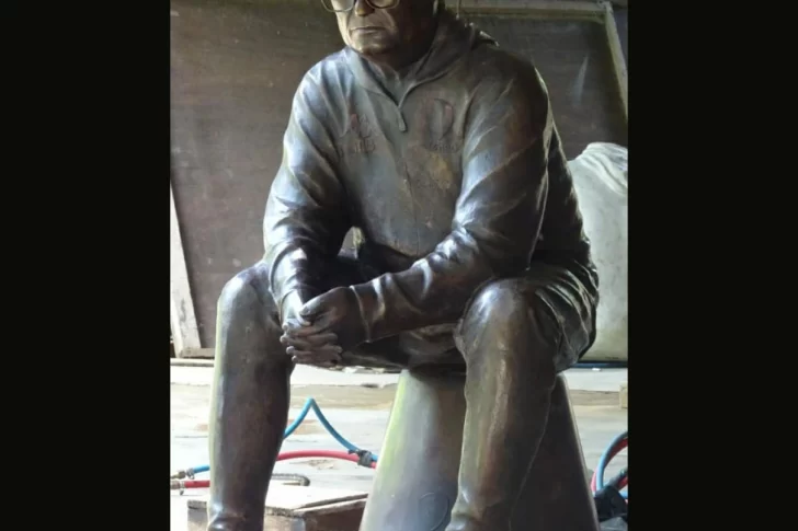 Beneficio hecho estatua