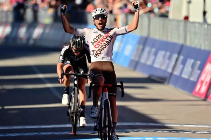 Otra etapa con otro ganador pero mismo líder