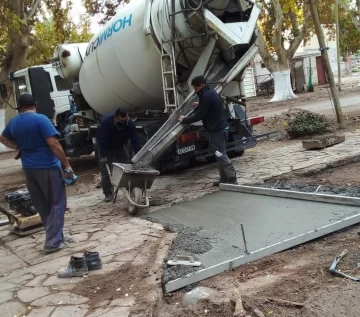 Artesanos más cómodos y seguros en la plaza