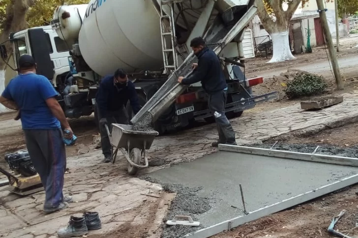 Artesanos más cómodos y seguros en la plaza