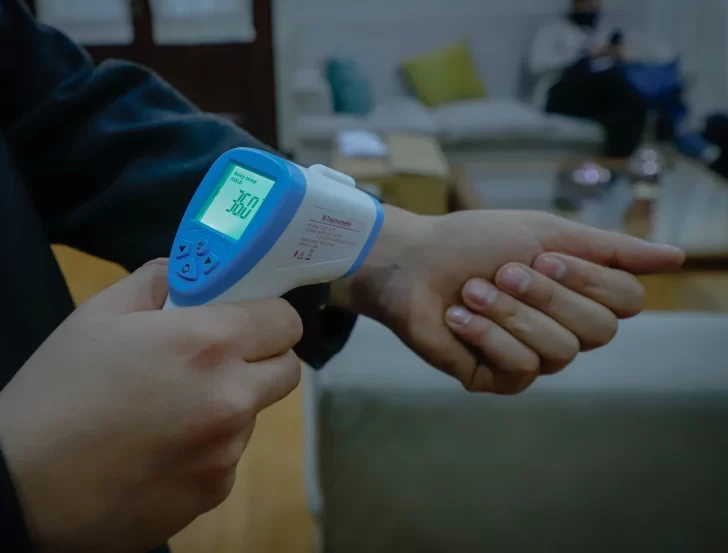 Cruz Roja donó termómetros a la Policía