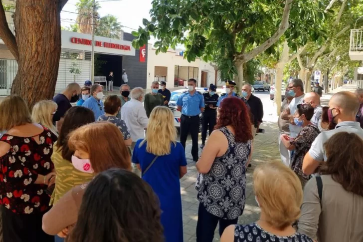 Vecinos indignados por una seguidilla de robos, a menos de 10 cuadras de la Plaza 25