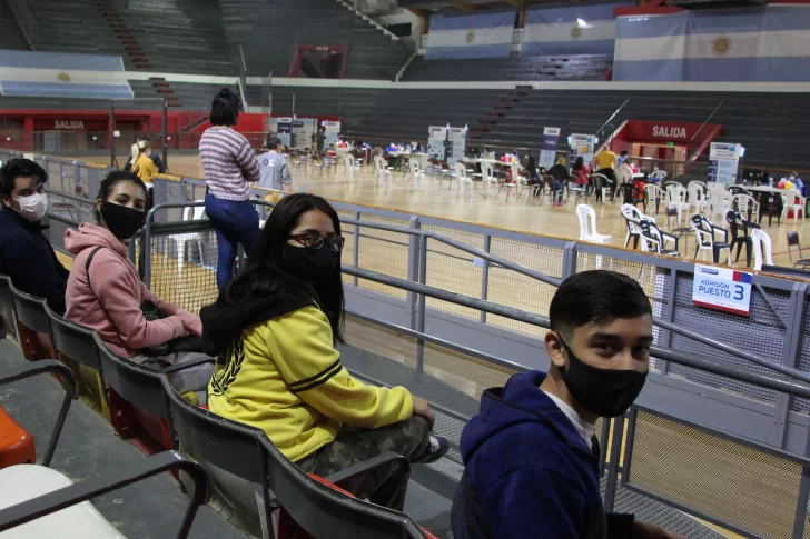 Jóvenes y pandemia: entre lo más afectado del bienestar emocional está la autoestima