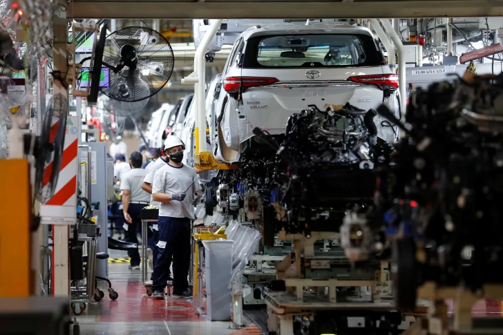 El precio de los 0km aumentó más que la inflación y el dólar en febrero