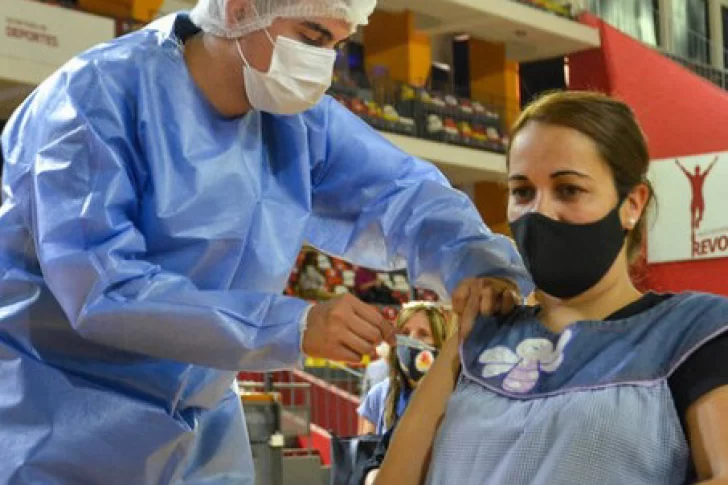 Salud le informó a gremios que vacunarán a otros grupos docentes