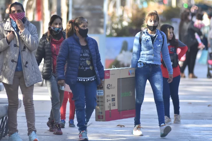 Día del padre: el frío y el aguinaldo le dieron un fuerte empujón a la venta