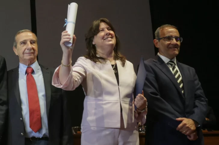 ¿La gran Cristina? Caselles le competirá a Rueda como vice de Bravo