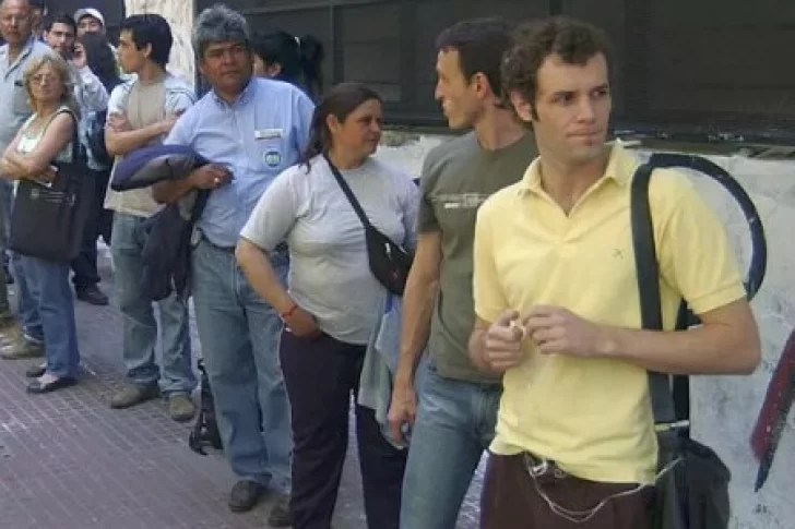 El desempleo cayó 3,5% en el tercer trimestre y cerró en 8,2%