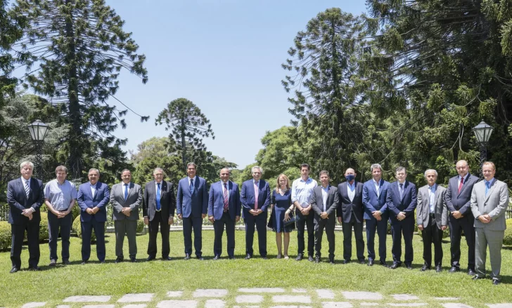 Uñac y otros 15 gobernadores, meten en agenda el subsidio al transporte y la modificación de la Corte Uñac y otros 15 gobernadores, meten en agenda el subsidio al transporte y la modificación de la Corte